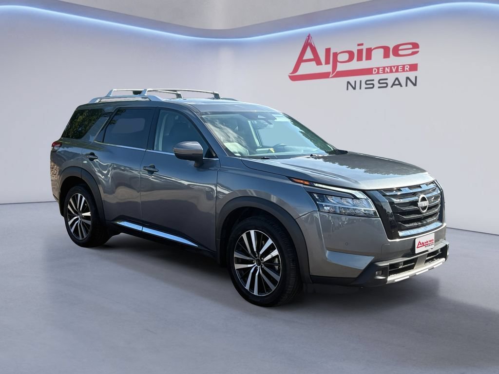 Used 2024 Nissan Pathfinder Platinum AWD/4WD image 7