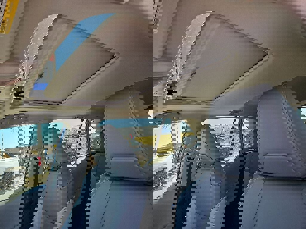 Used 2021 Toyota RAV4 XLE Premium image 20