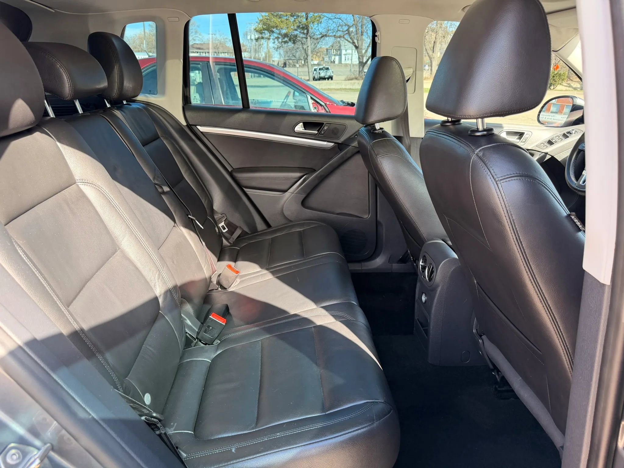 Used 2012 Volkswagen Tiguan S FWD image 18