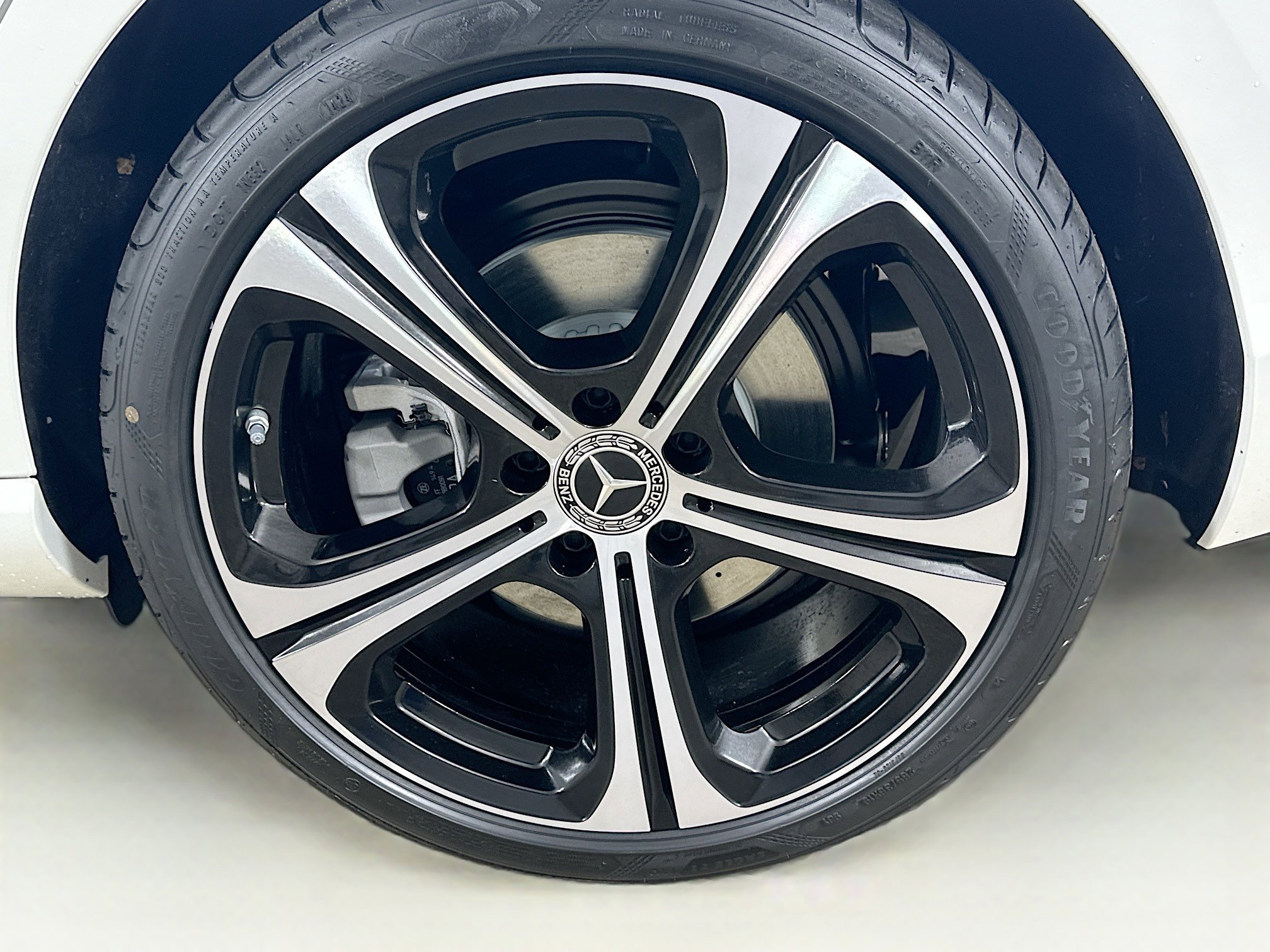 Certified 2025 Mercedes-Benz C 300 4MATIC Sedan image 37