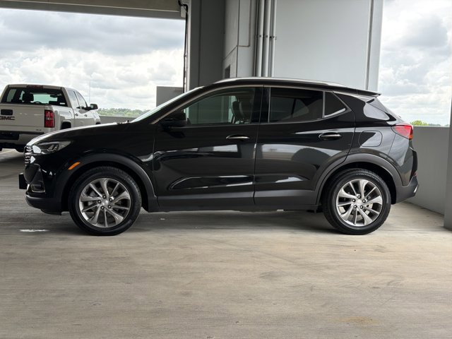 Used 2022 Buick Encore GX Essence w/ Experience Buick Package FWD image 1