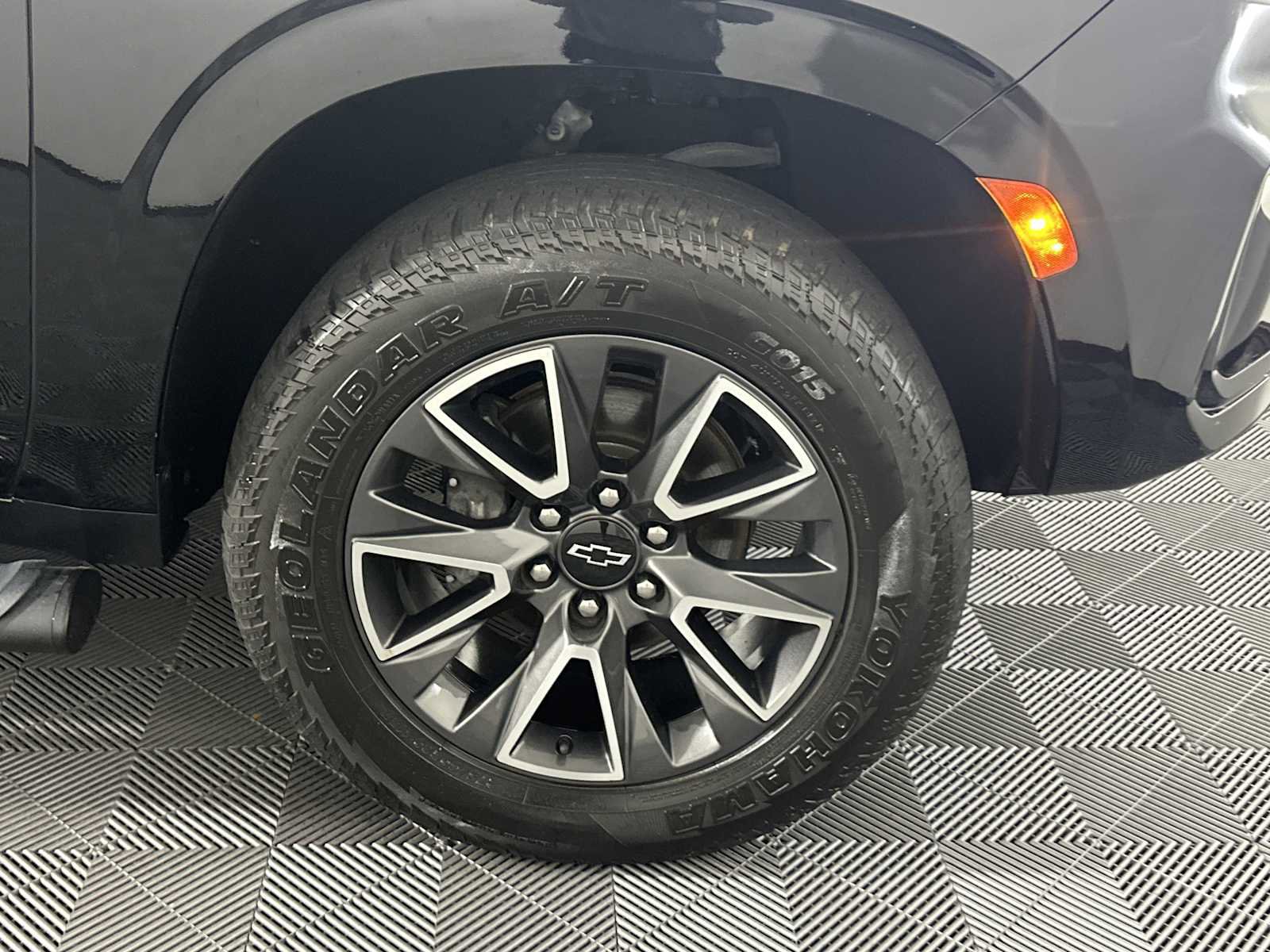 Used 2023 Chevrolet Tahoe Z71 w/ Luxury Package image 14