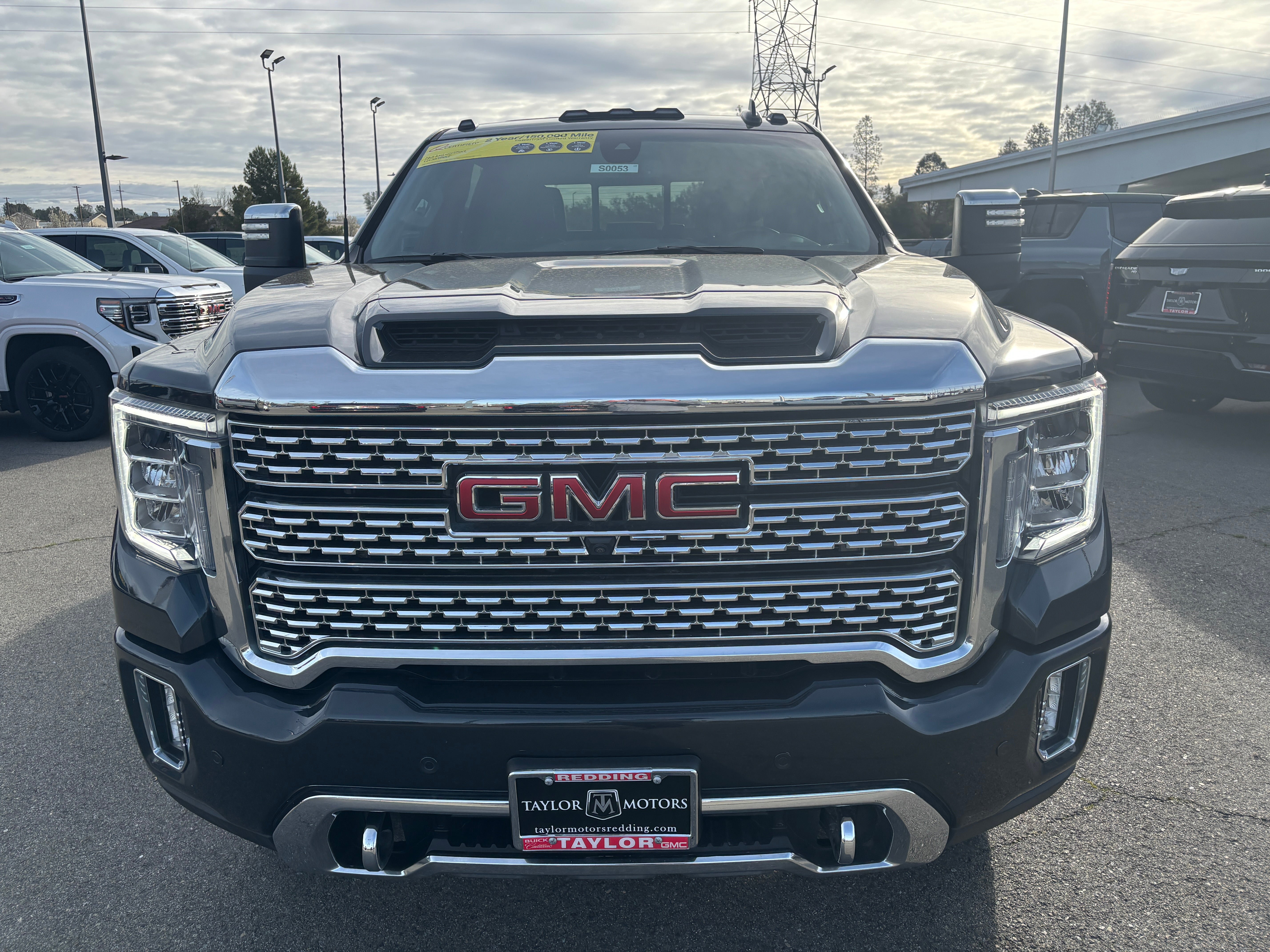 Used 2022 GMC Sierra 3500 Denali AWD/4WD image 2