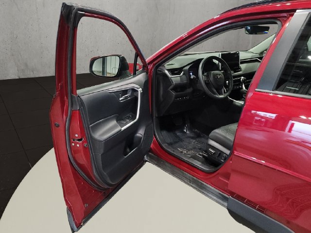 Used 2023 Toyota RAV4 XLE w/ Convenience Package AWD/4WD image 7