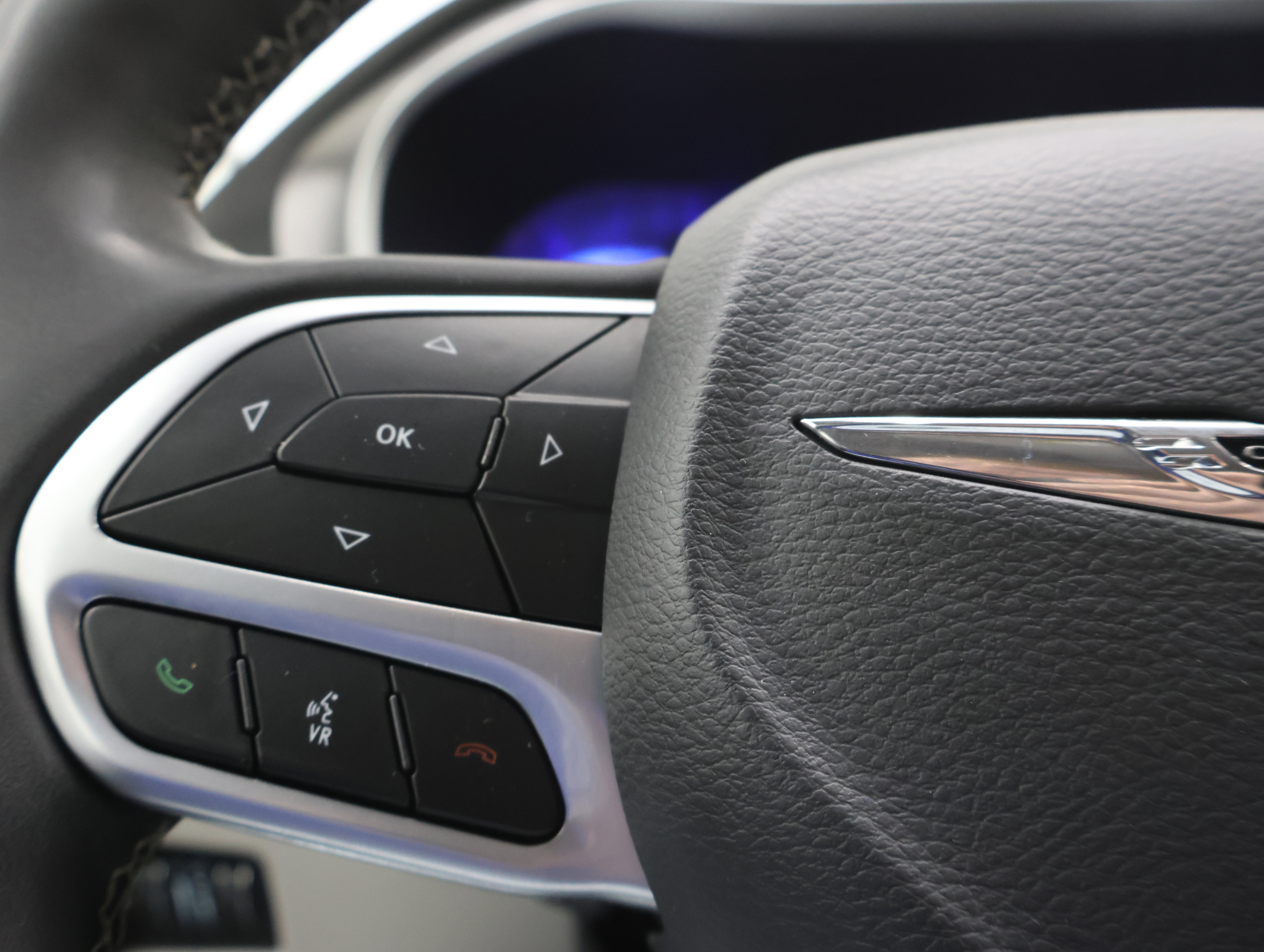 Used 2024 Chrysler Pacifica Touring-L FWD image 16