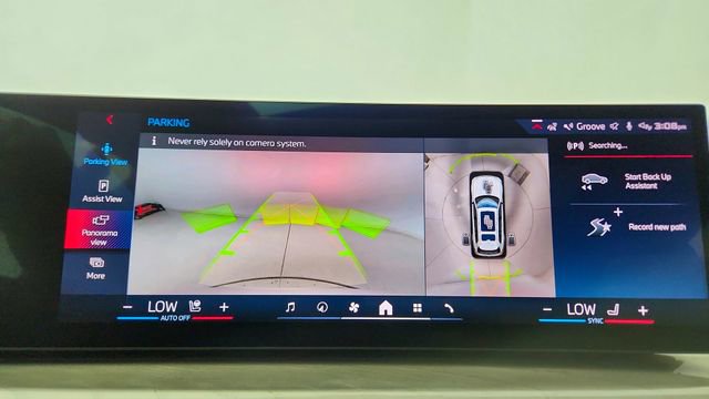 Used 2024 BMW X7 M60i w/ Executive Package image 50