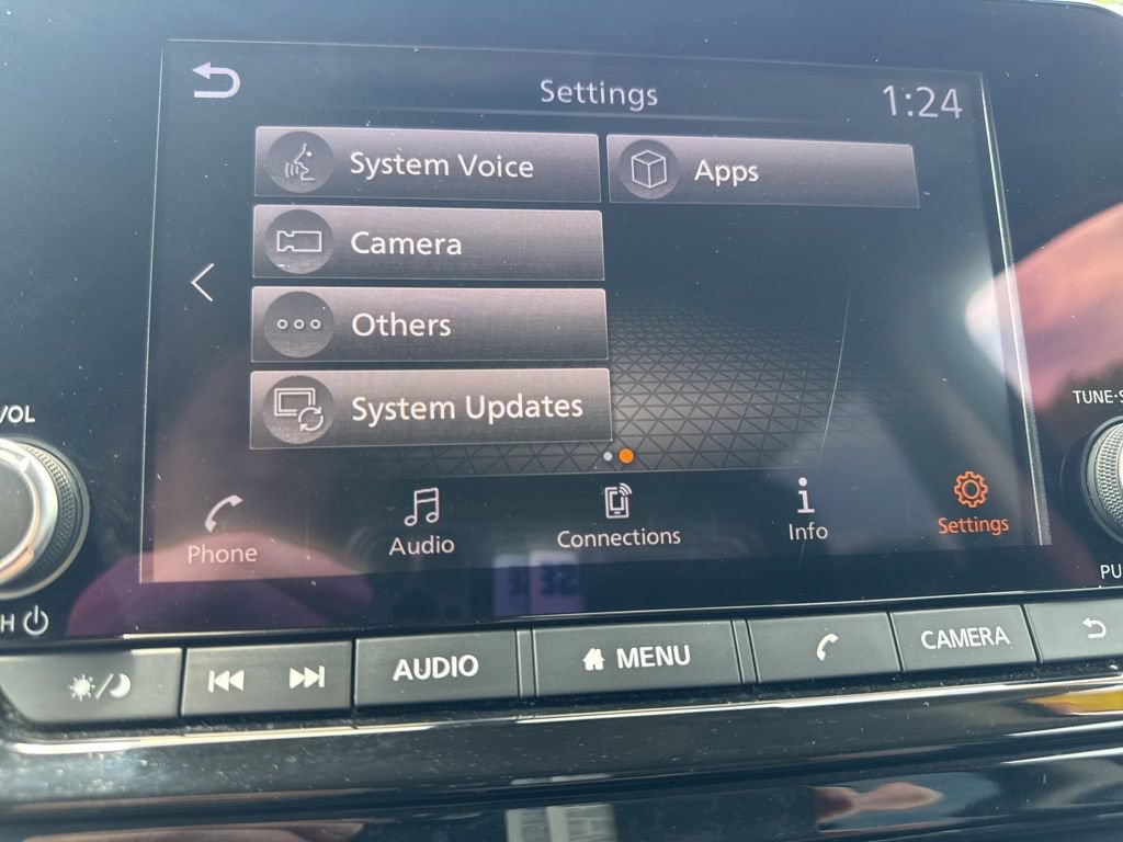 Used 2025 Nissan Pathfinder SV FWD image 32