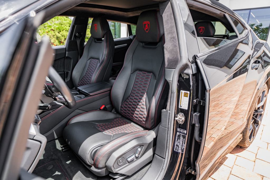 Used 2019 Lamborghini Urus AWD/4WD image 20