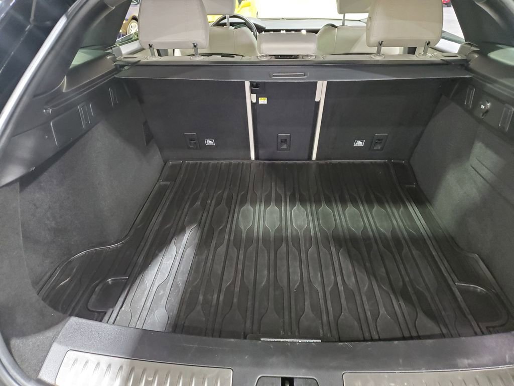 Used 2020 Land Rover Range Rover Velar R-Dynamic S image 44