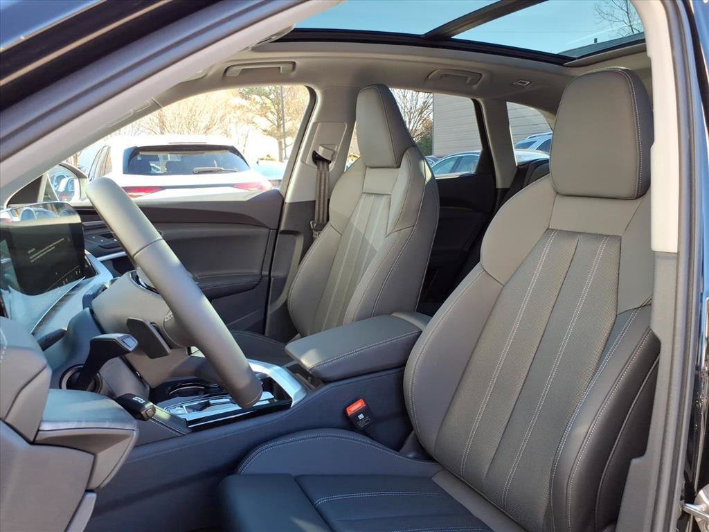 Used 2025 Audi Q5 Premium Plus AWD/4WD image 9