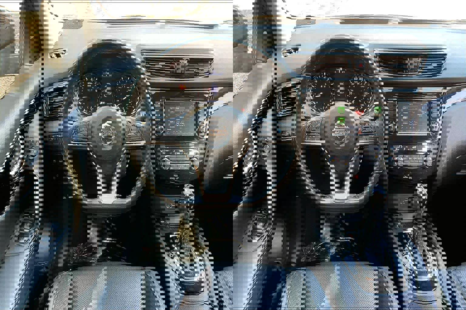 Used 2022 Nissan Rogue Sport SL image 5