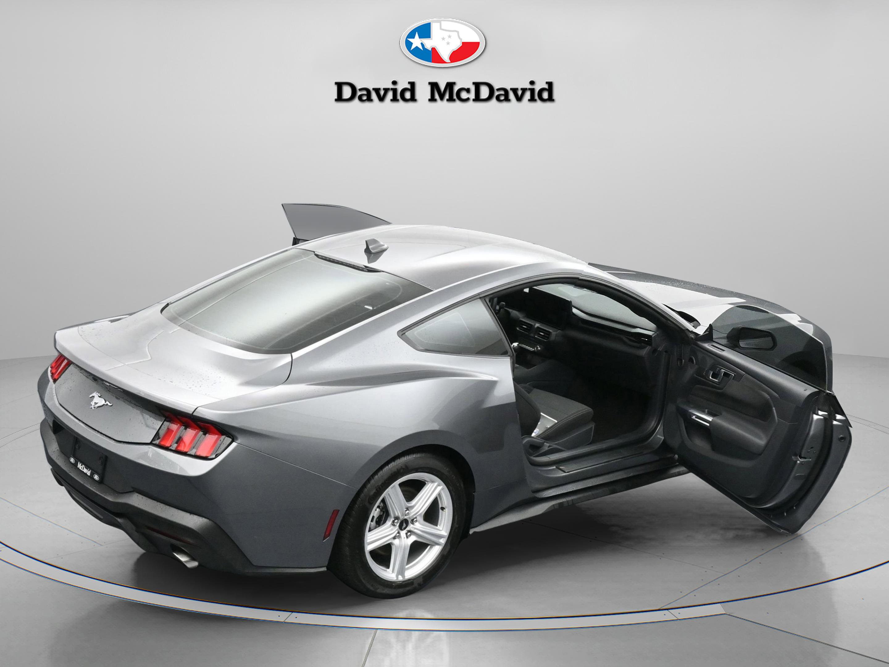 Used 2025 Ford Mustang EcoBoost image 18