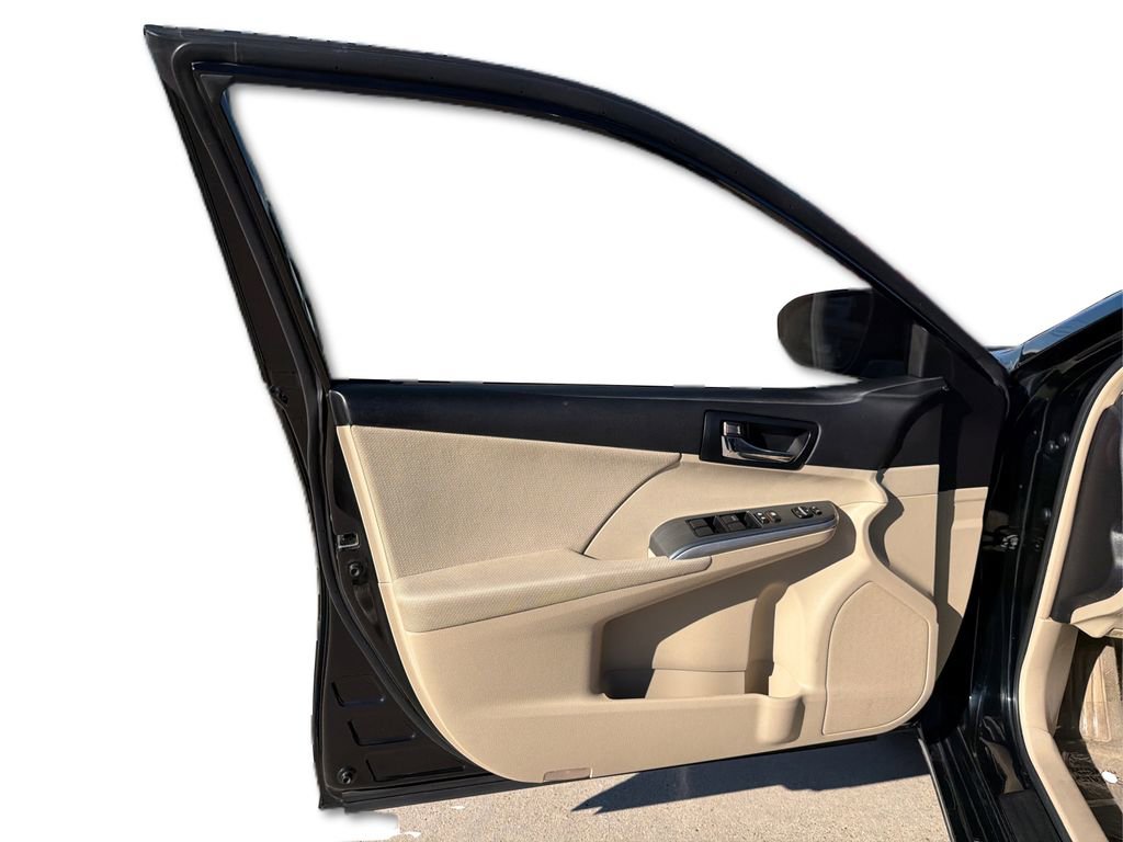 Used 2012 Toyota Camry XLE w/ Convenience Pkg image 21