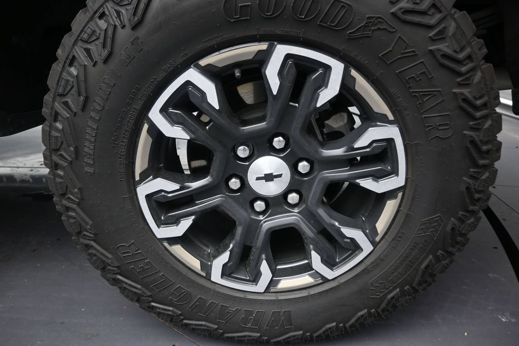Used 2026 Chevrolet Silverado 1500 ZR2 w/ LPO, Dark Essentials Package AWD/4WD image 10