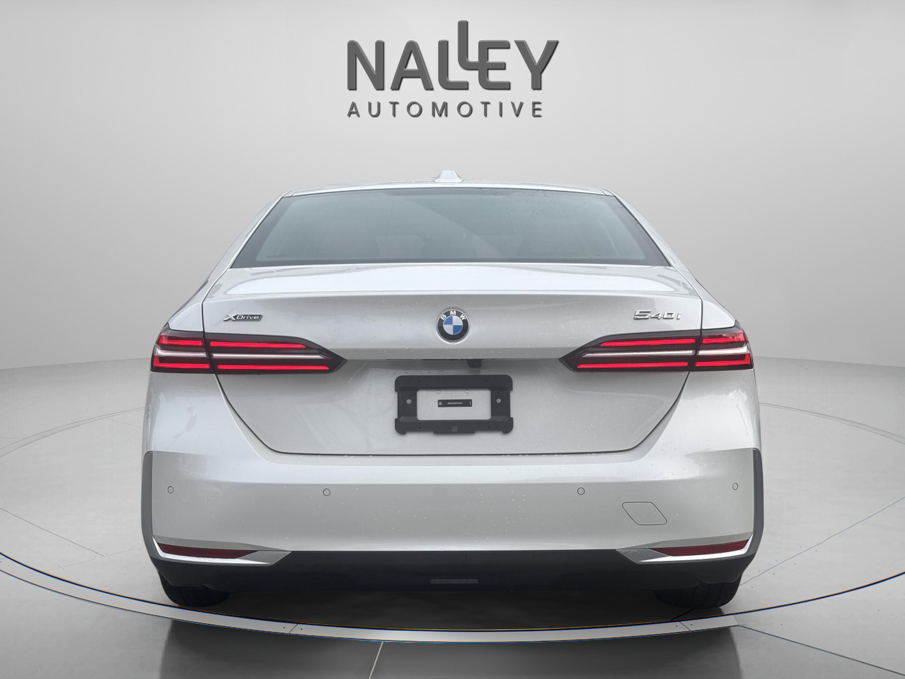 Used 2025 BMW 540i xDrive image 3