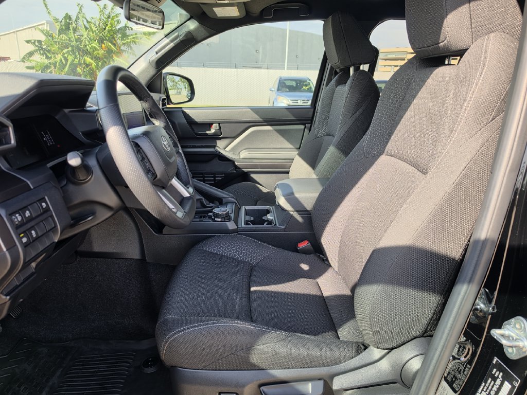 Used 2025 Toyota 4Runner SR5 AWD/4WD image 26