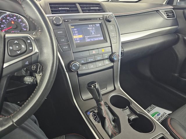 Used 2017 Toyota Camry SE image 32