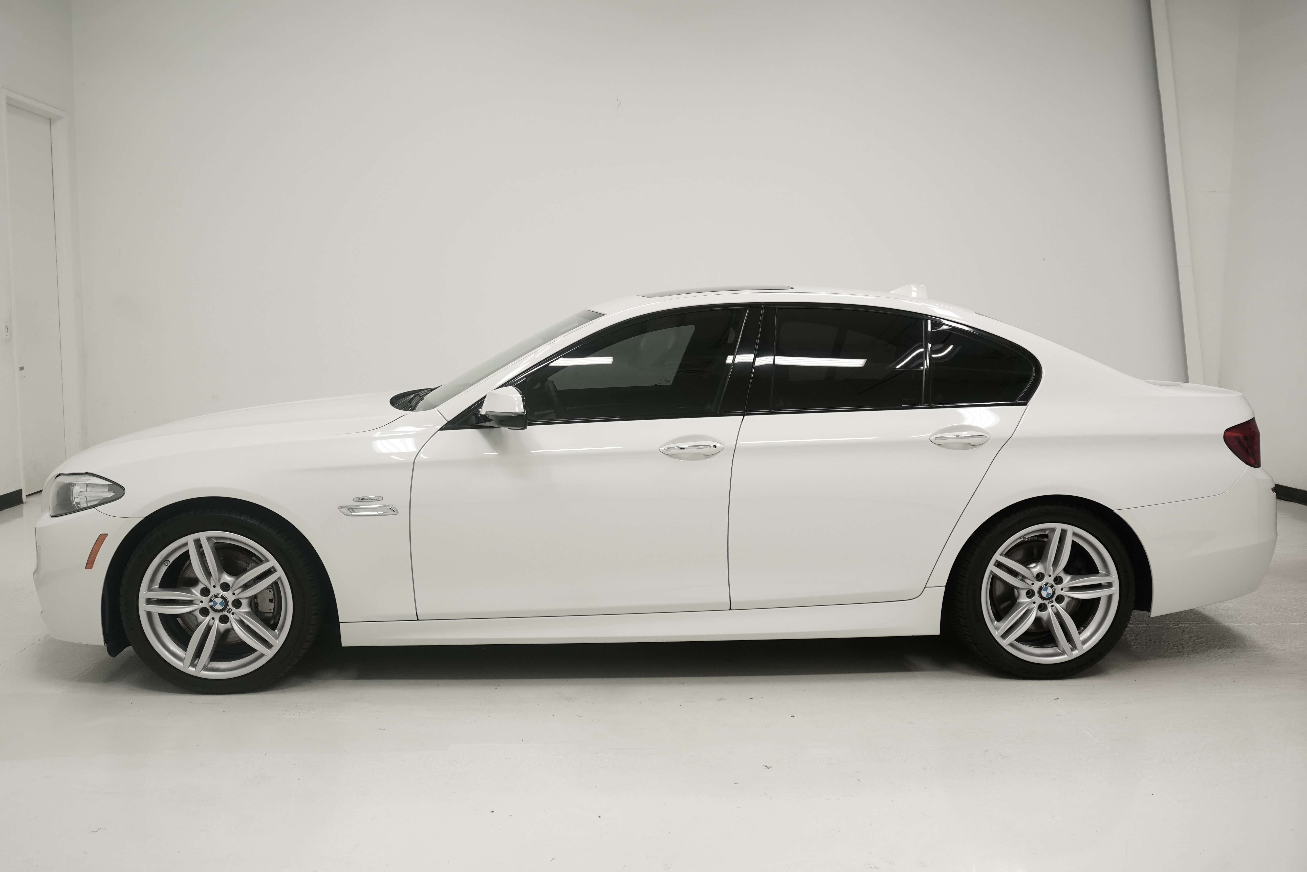 Used 2015 BMW 550i Sedan RWD image 7