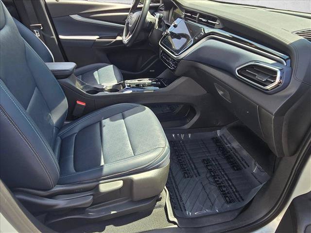 Used 2023 Chevrolet Bolt EUV Premier w/ Sun & Sound Package FWD image 19