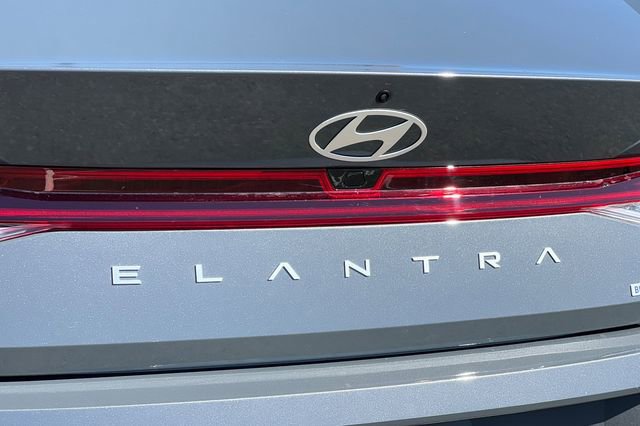 New 2026 Hyundai Elantra Hybrid FWD image 9