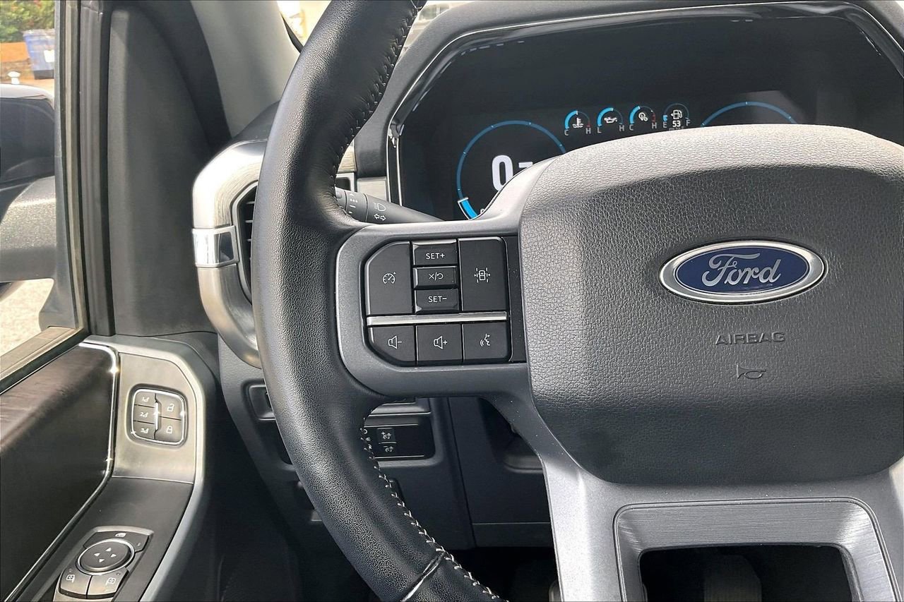 Used 2022 Ford F150 Lariat w/ Trailer Tow Package image 30