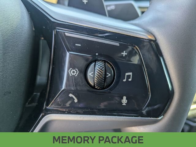 Used 2024 BMW 530i xDrive w/ Premium Package image 22