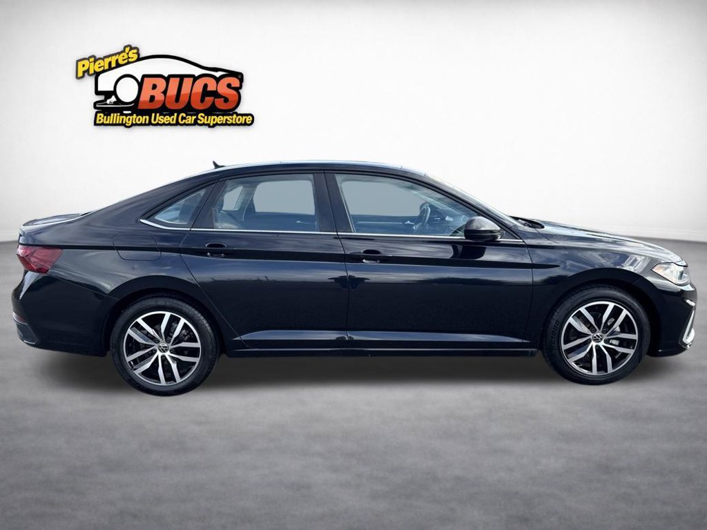 Used 2025 Volkswagen Jetta SE FWD image 6