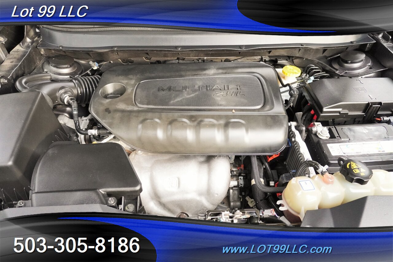 Used 2019 Jeep Cherokee Latitude Plus w/ Cold Weather Group AWD/4WD image 19