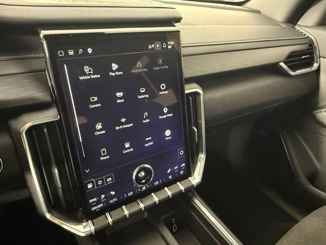 Used 2025 GMC Acadia Elevation FWD image 23