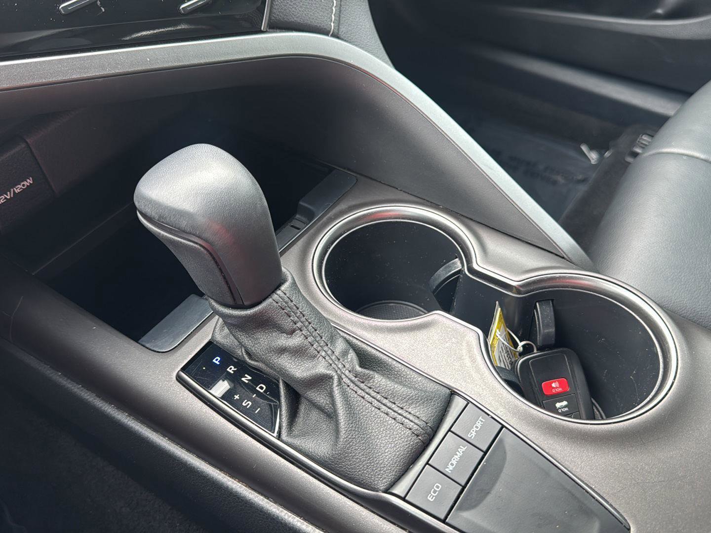 Used 2022 Toyota Camry SE w/ Convenience Package FWD image 34