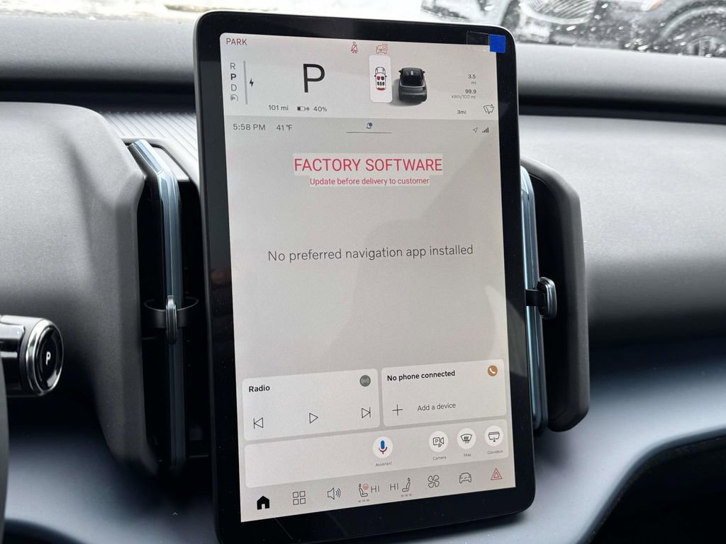 New 2026 Volvo EX30 Plus w/ Climate Package image 3