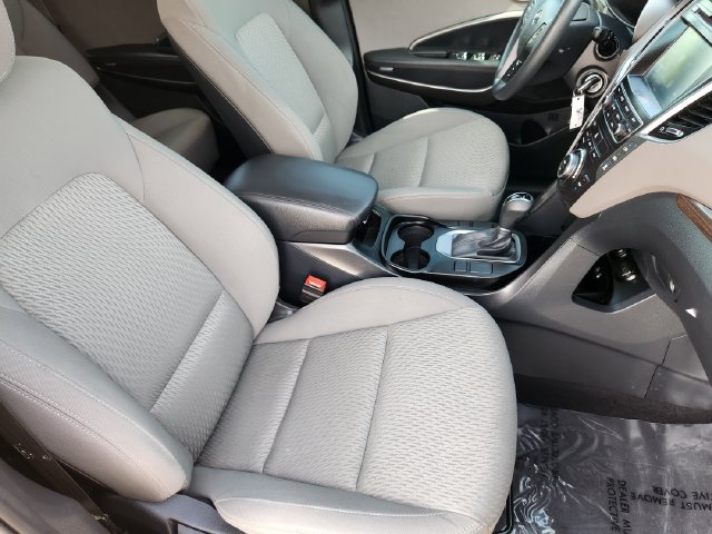Used 2017 Hyundai Santa Fe SE AWD/4WD image 15