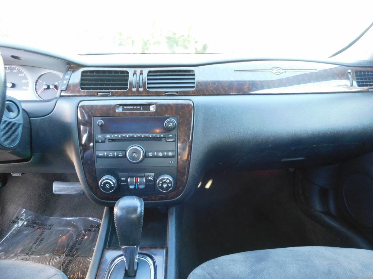 Used 2014 Chevrolet Impala LT w/ LT Sunroof Package image 7