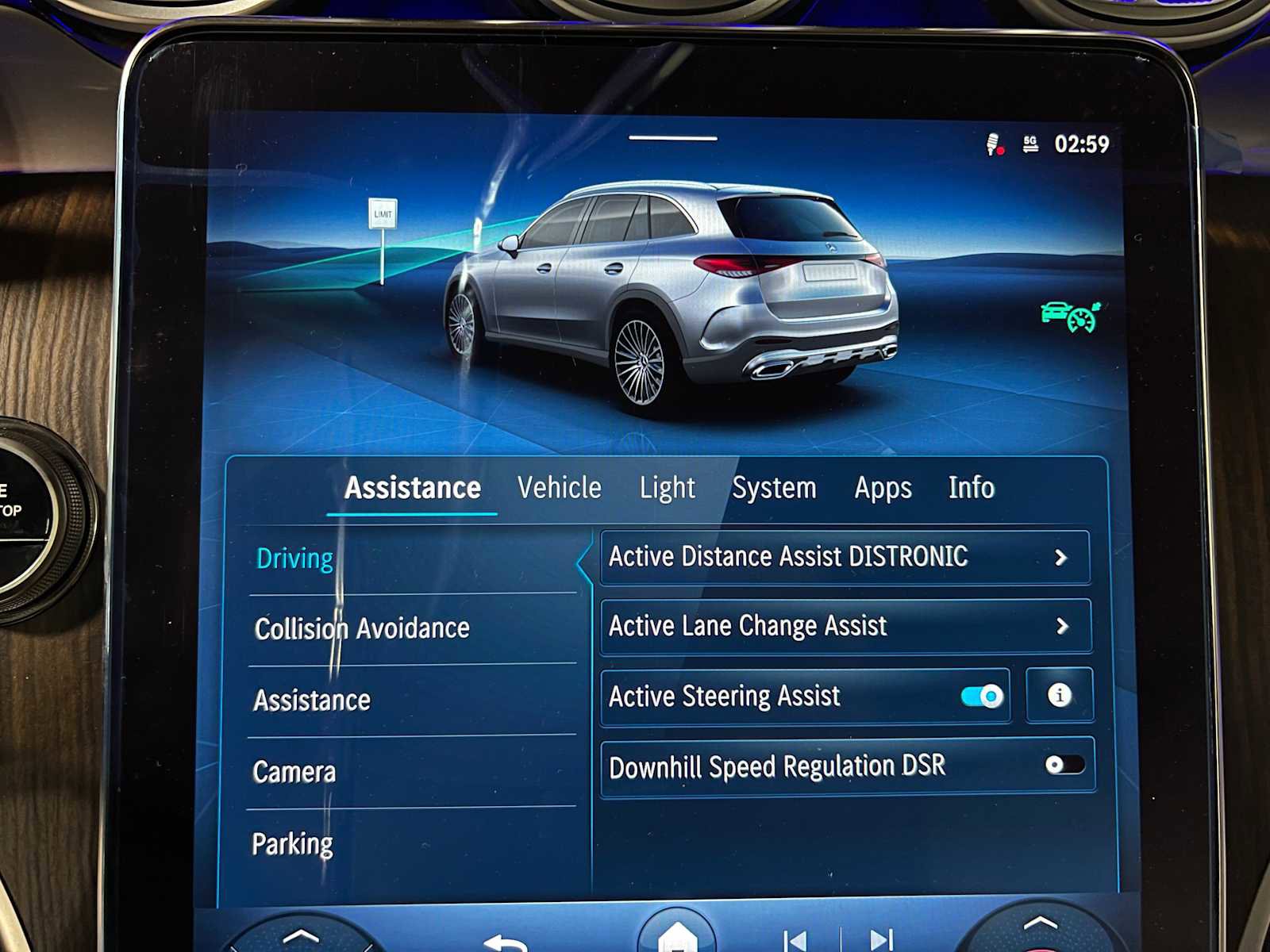 Used 2025 Mercedes-Benz GLC 300 4MATIC image 27