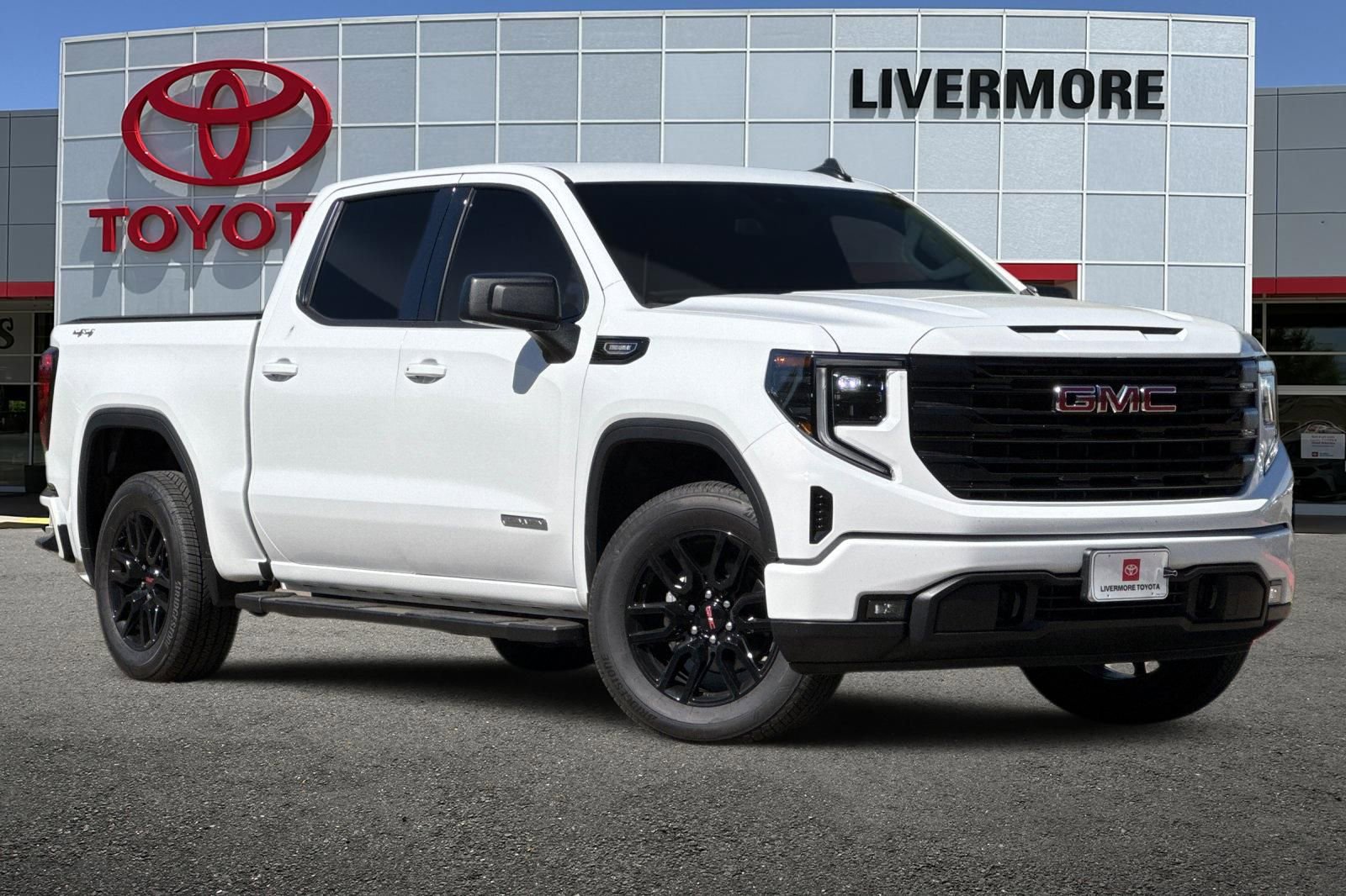 Used 2026 GMC Sierra 1500 Elevation AWD/4WD image 2