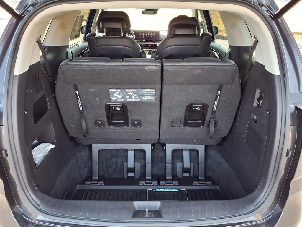 Used 2024 Kia Carnival SX Prestige image 25