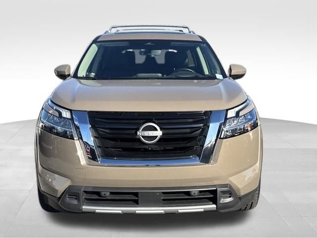 Used 2024 Nissan Pathfinder Platinum w/ Cargo Package image 8