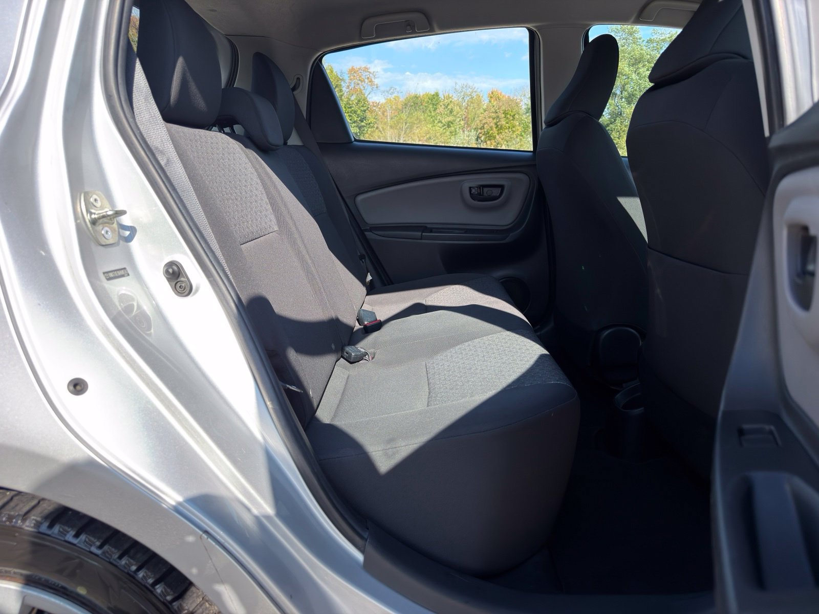 Used 2017 Toyota Yaris L FWD image 28