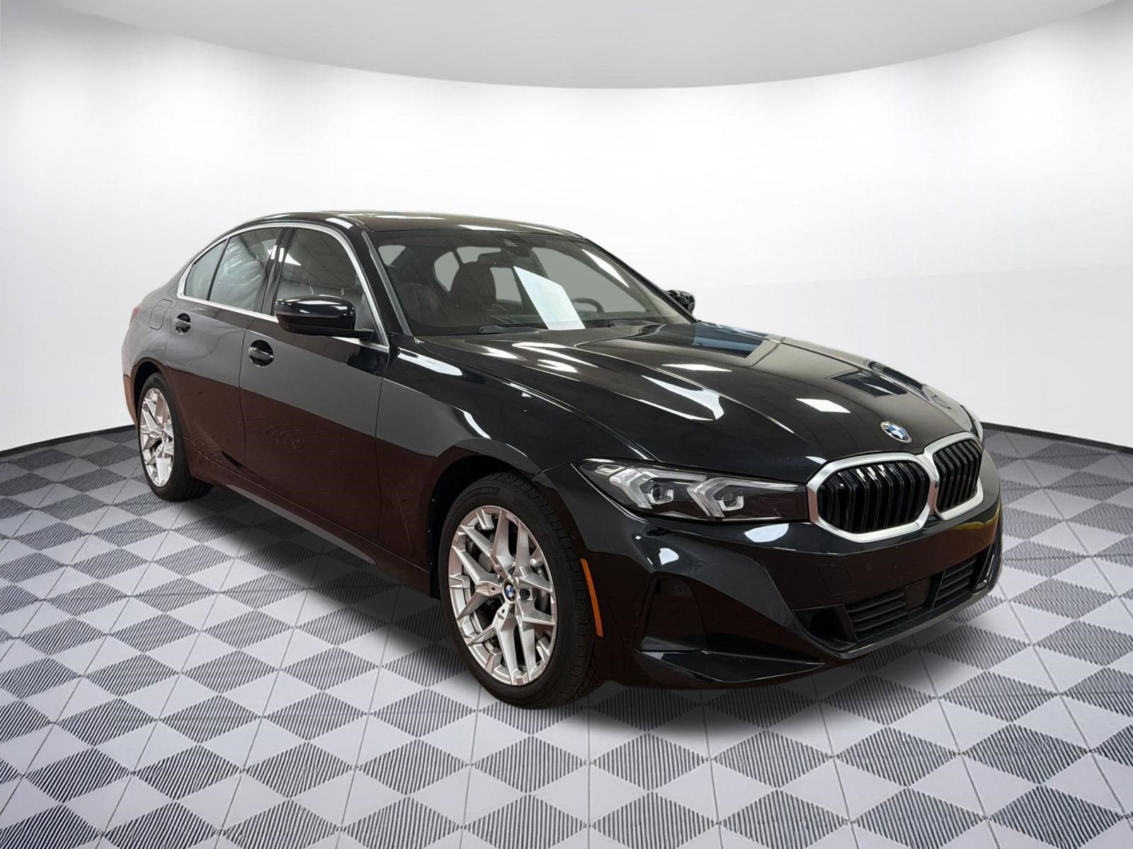 Certified 2025 BMW 330i xDrive Sedan AWD/4WD image 6
