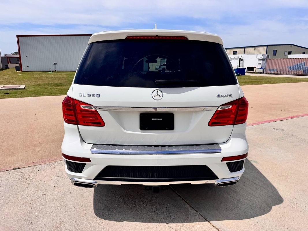 Used 2016 Mercedes-Benz GL 550 4MATIC image 5