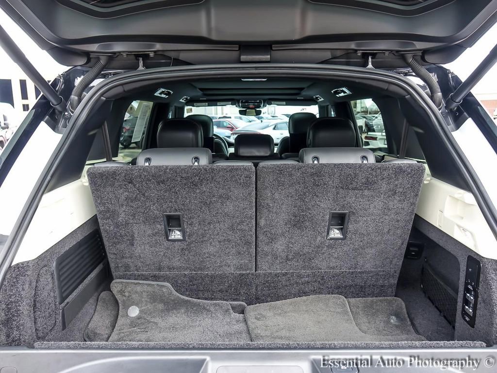 Used 2023 Land Rover Range Rover Long Wheelbase SE image 24