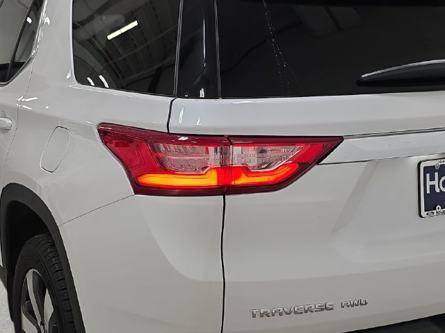 Used 2021 Chevrolet Traverse LT w/ LT Premium Package AWD/4WD image 34