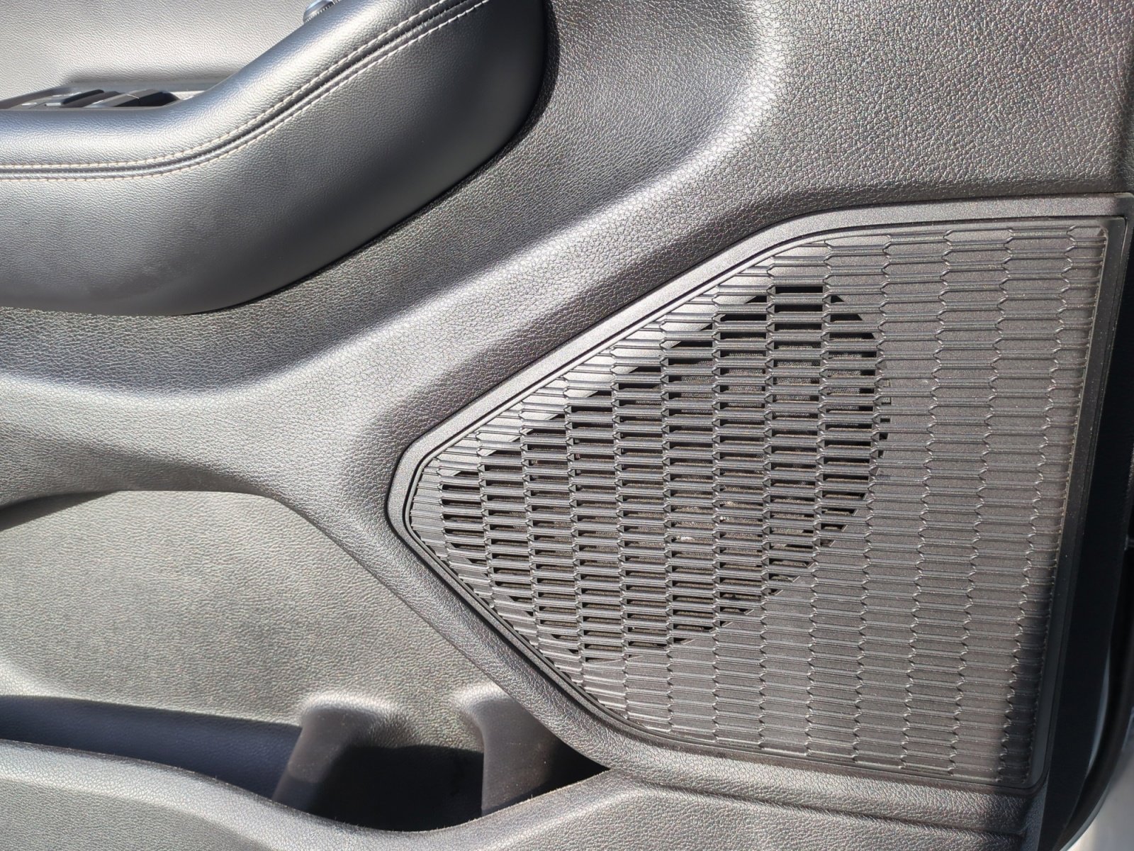 Used 2023 Jeep Grand Cherokee L Limited image 27