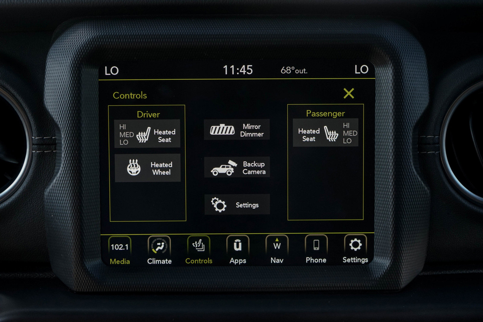 Used 2022 Jeep Wrangler Unlimited Sahara w/ Cold Weather Group image 16