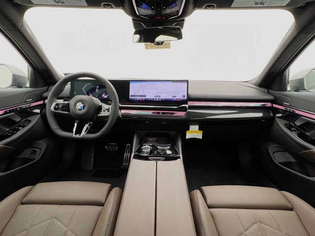 Used 2027 BMW 530i xDrive w/ M Sport Package AWD/4WD image 18
