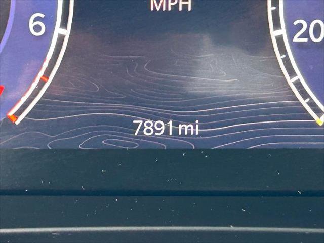 Certified 2025 Jeep Grand Cherokee Limited w/ MOPAR Finishing Package image 21