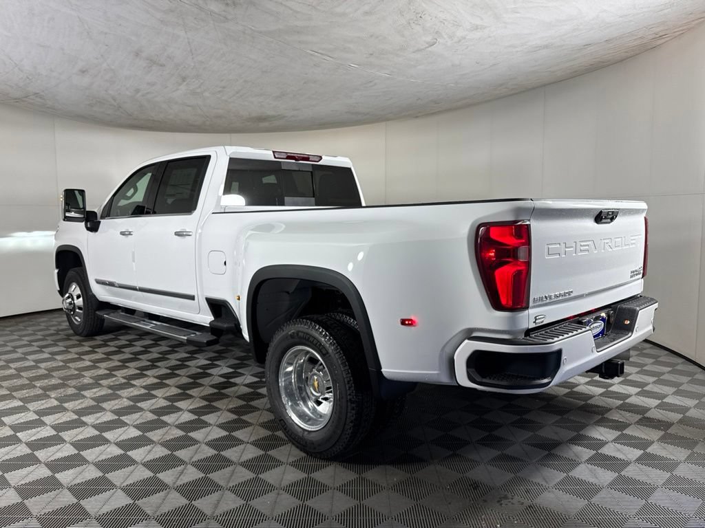 New 2026 Chevrolet Silverado 3500 High Country AWD/4WD image 7