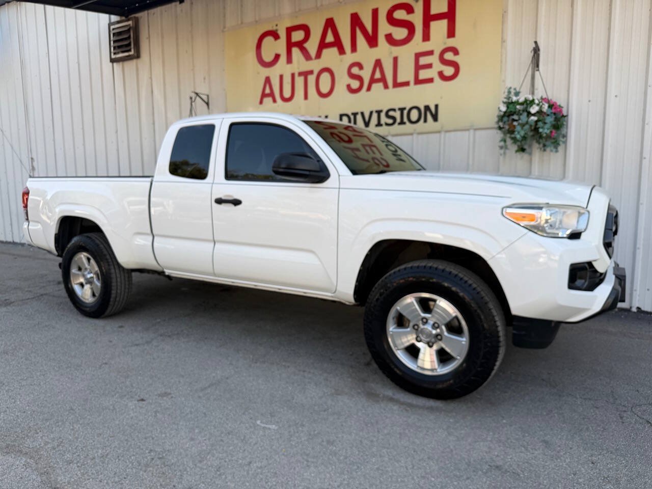 Used 2020 Toyota Tacoma SR RWD image 2