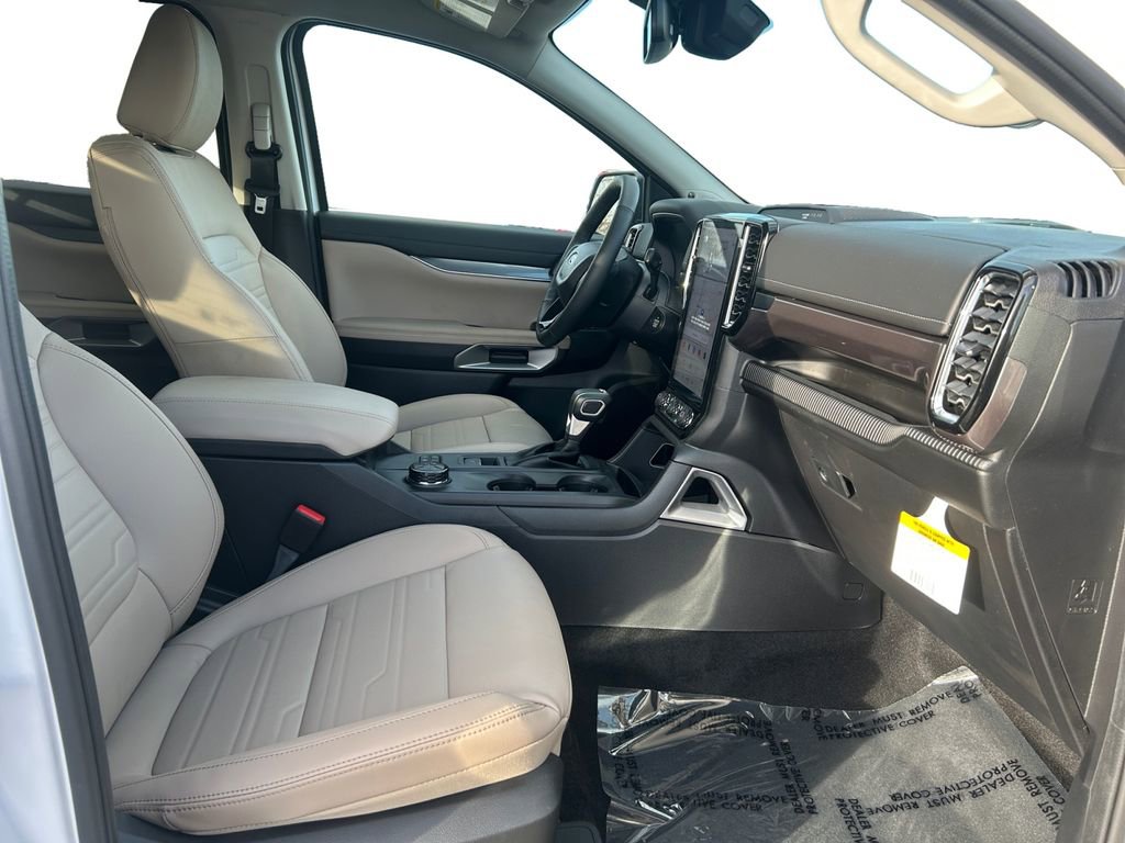 Used 2025 Ford Ranger Lariat w/ Chrome Accent Package image 17