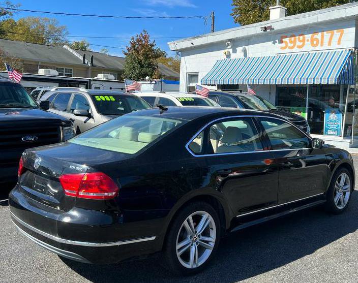Used 2013 Volkswagen Passat TDI SEL Premium image 3